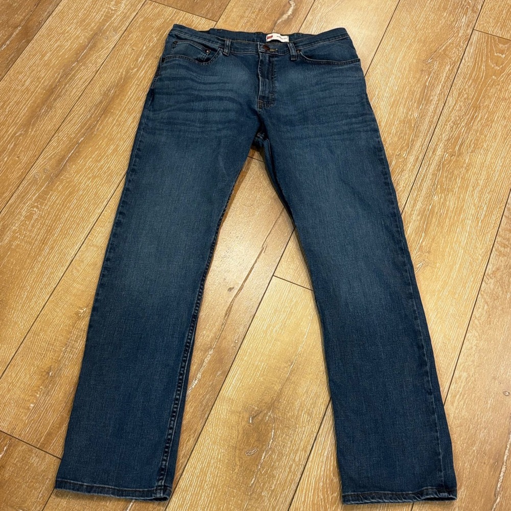 Wrangler Straight Fit Jeans Mens 34x32 Medium Wash Blue Denim Stretch 112326614